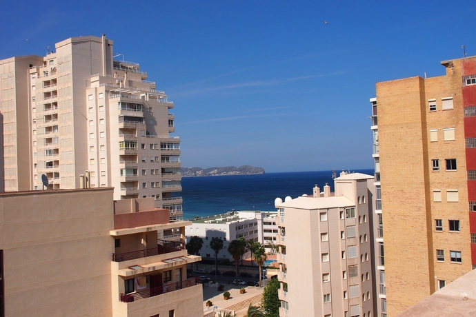 Imagen de los exteriores del Hotel Realrent Peñon Beach. Foto 10