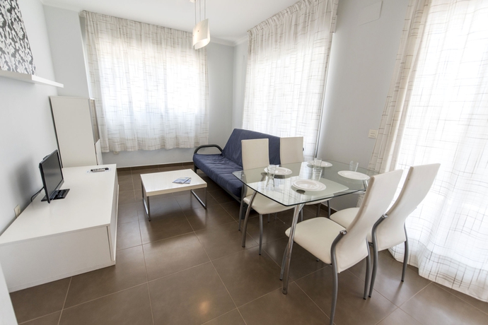 Imagen de los interiores del Hotel Realrent Peñon Beach. Foto 13