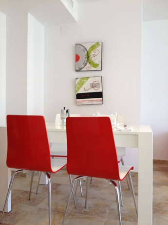 Imagen del bar/restaurante del Hotel Realrent Pobla Marina. Foto 3