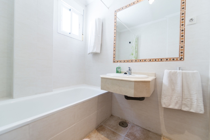 Imagen de la habitación del Hotel Realrent Veleta. Foto 7