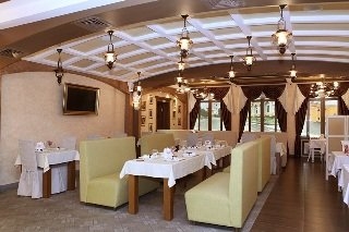 Imagen del bar/restaurante del Hotel Reavil. Foto 2