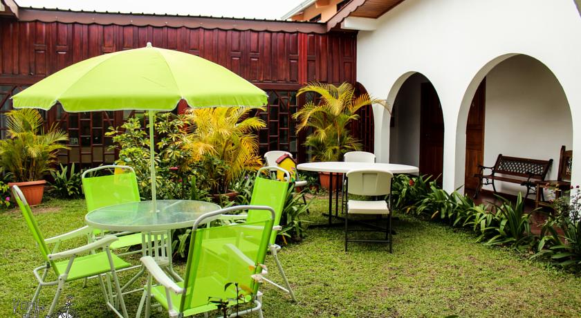 Imagen de los exteriores del Hotel Rebequet. Foto 6