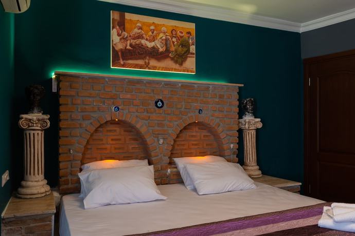 Imagen de la habitación del Hotel Rebetika. Foto 5