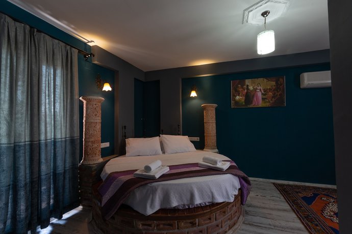 Imagen de la habitación del Hotel Rebetika. Foto 14