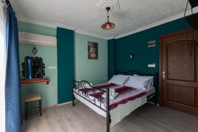 Imagen de la habitación del Hotel Rebetika. Foto 15