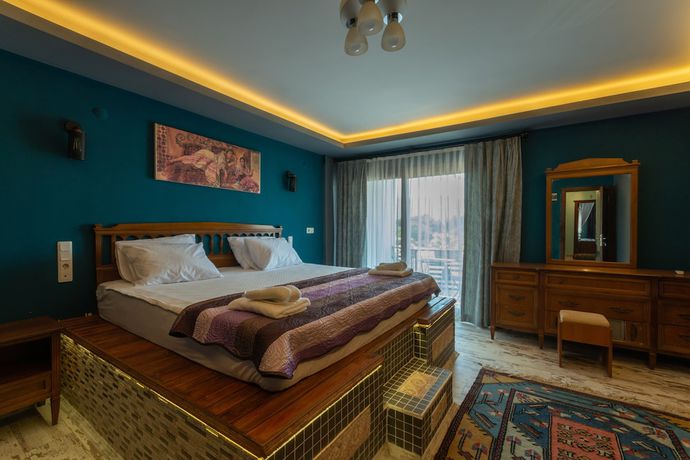 Imagen de la habitación del Hotel Rebetika. Foto 16