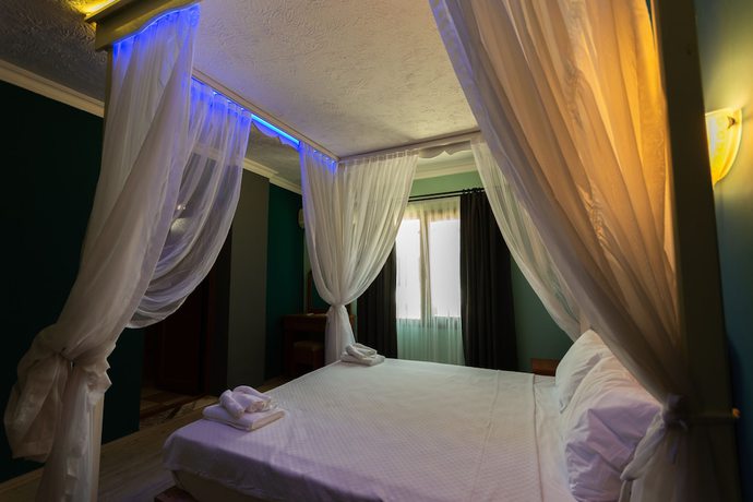Imagen de la habitación del Hotel Rebetika. Foto 20