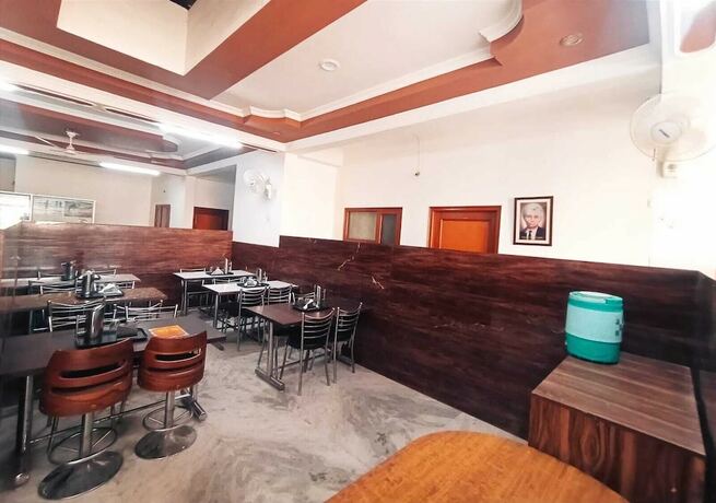 Imagen del bar/restaurante del Hotel Rebirth. Foto 15