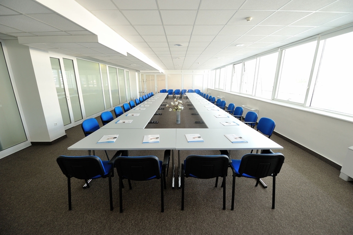 Imagen de los interiores del Hotel Rebro. Foto 13