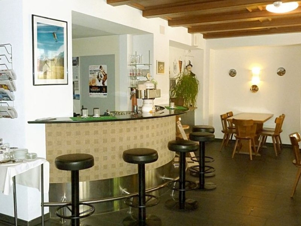 Imagen general del Hotel Rebstock, H&uuml;sen. Foto 2