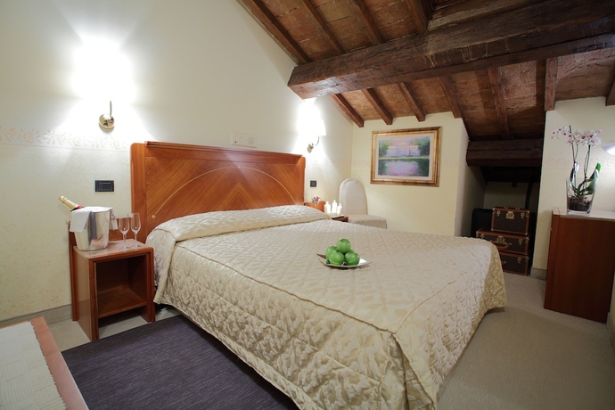 Imagen de la habitación del Hotel Rechigi Park. Foto 10