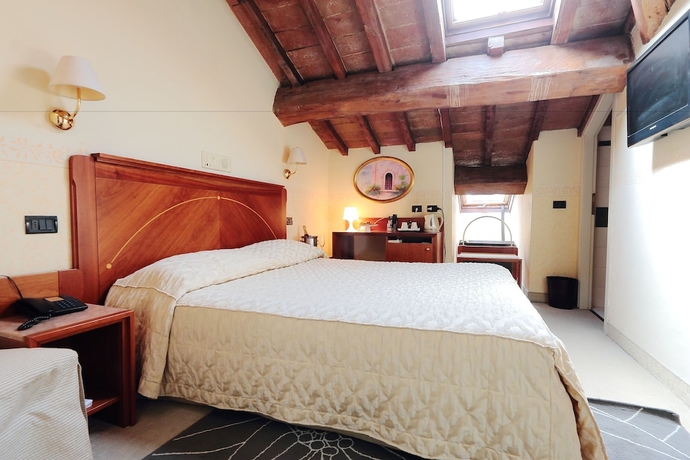 Imagen de la habitación del Hotel Rechigi Park. Foto 11