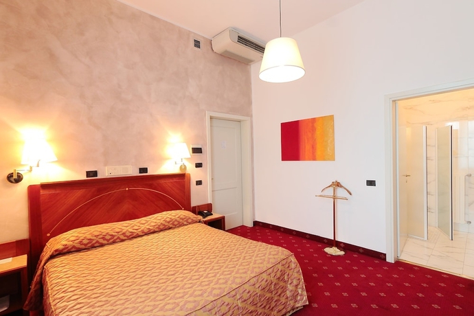 Imagen de la habitación del Hotel Rechigi Park. Foto 13