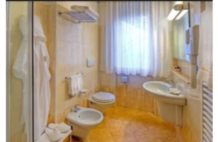 Imagen de la habitación del Hotel Recina. Foto 12