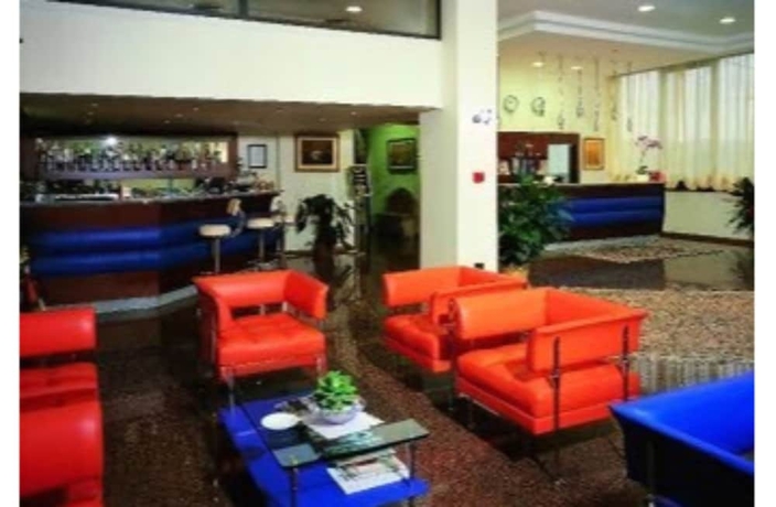 Imagen de los interiores del Hotel Recina. Foto 18