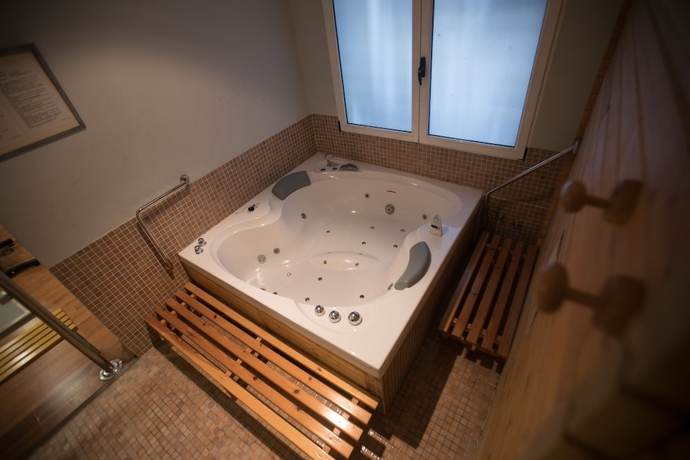 Imagen de la piscina del Hotel Reconquista, Alcoy. Foto 19