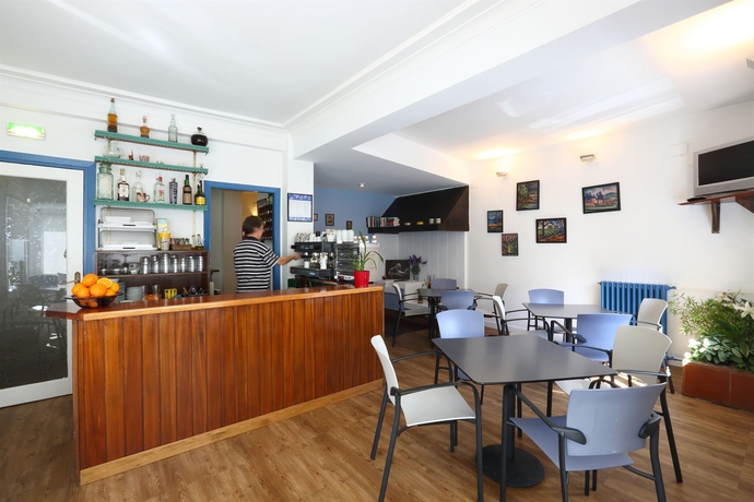 Imagen del bar/restaurante del Hotel Record. Foto 8