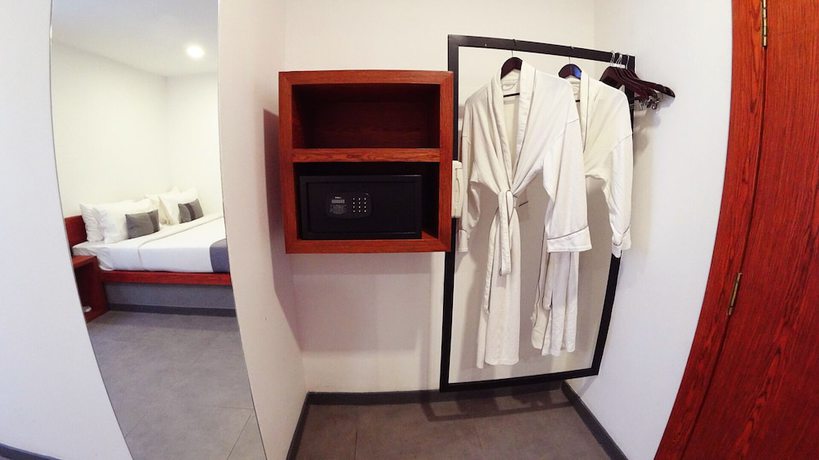 Imagen de la habitación del Hotel Records. Foto 15