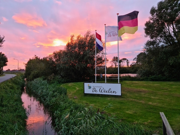Imagen de los interiores del Hotel Recreatiepark De Wielen. Foto 19