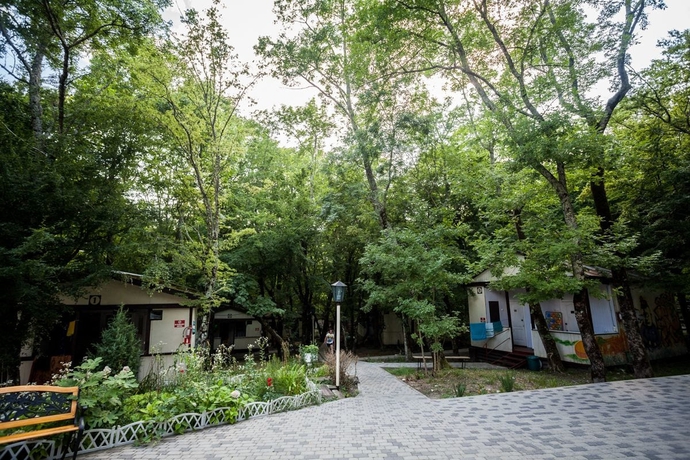 Imagen de los exteriores del Hotel Recreation Center Viktoria. Foto 18