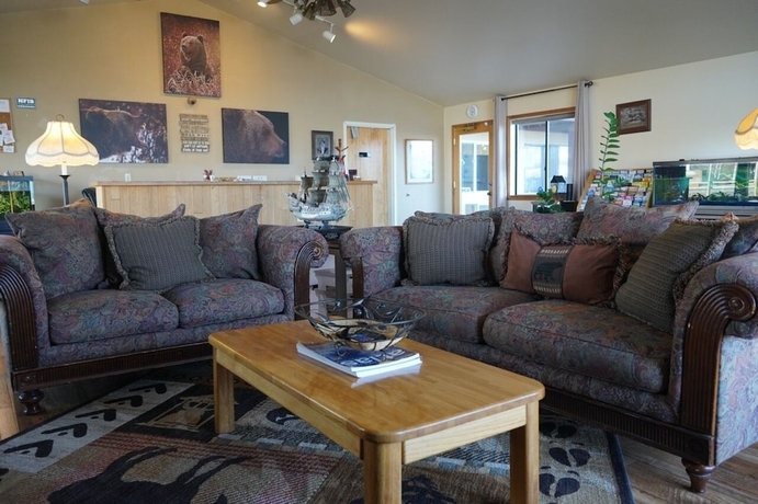 Imagen de los interiores del Hotel Red Bear Inn. Foto 18