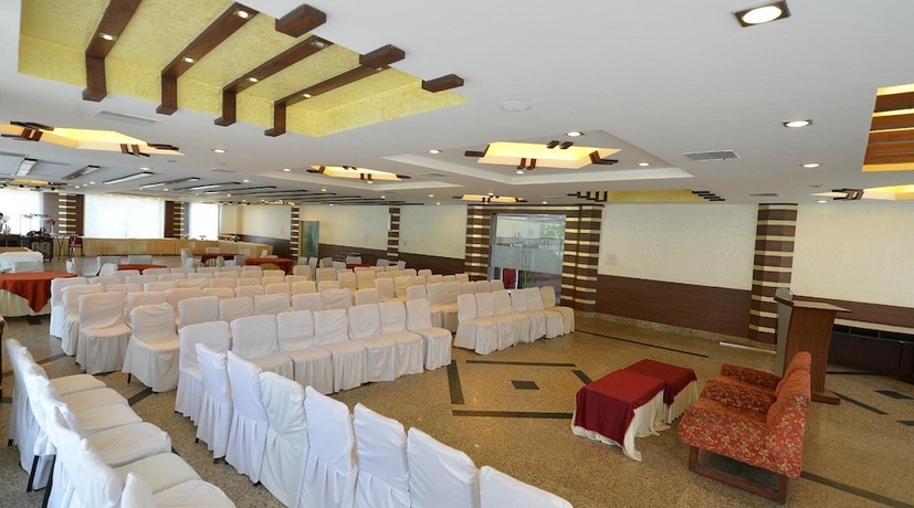 Imagen de los interiores del Hotel Red Bishop Tourist Complex. Foto 14