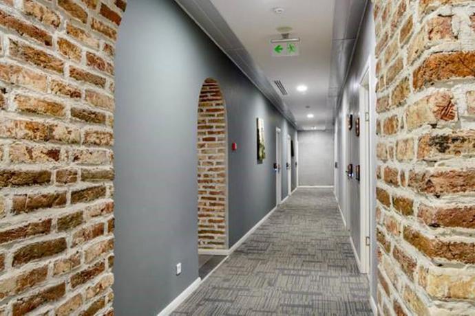 Imagen de los interiores del Hotel Red Brick. Foto 7