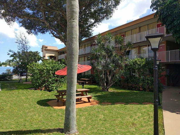 Imagen general del Hotel Red Carpet Inn Airport and Cruise Port Hotel Fort Lauderdale. Foto 3