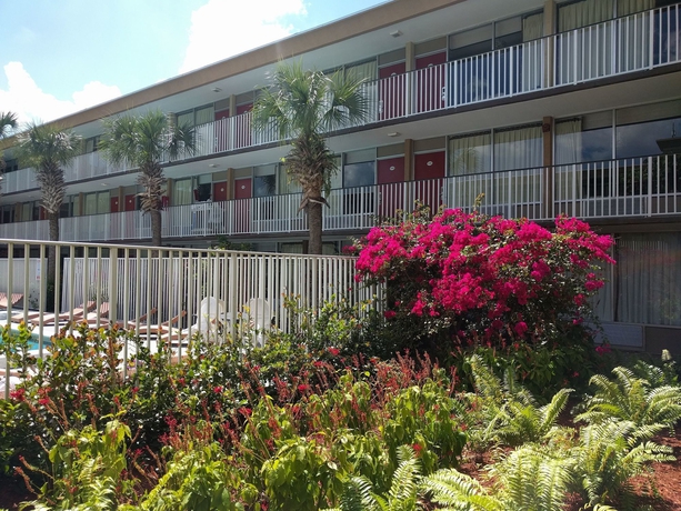 Imagen de los exteriores del Hotel Red Carpet Inn Airport and Cruise Port Hotel Fort Lauderdale. Foto 12