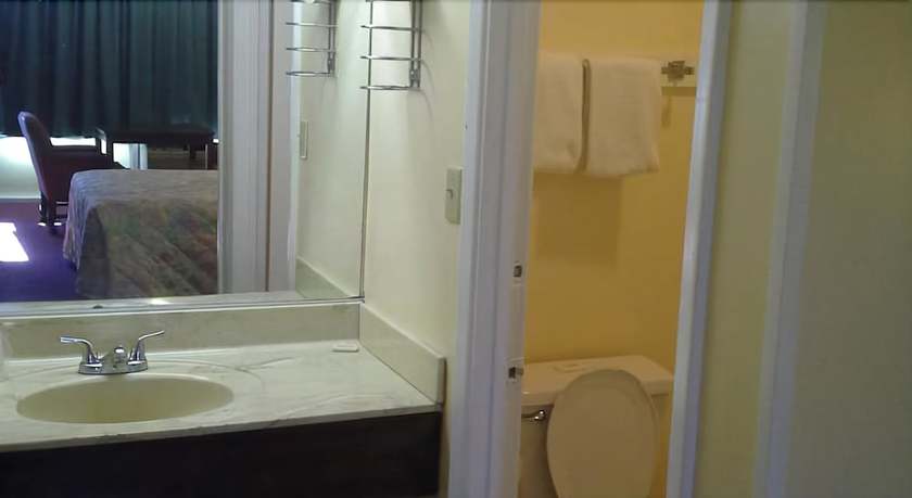 Imagen de la habitación del Hotel Red Carpet Inn, Augusta. Foto 4