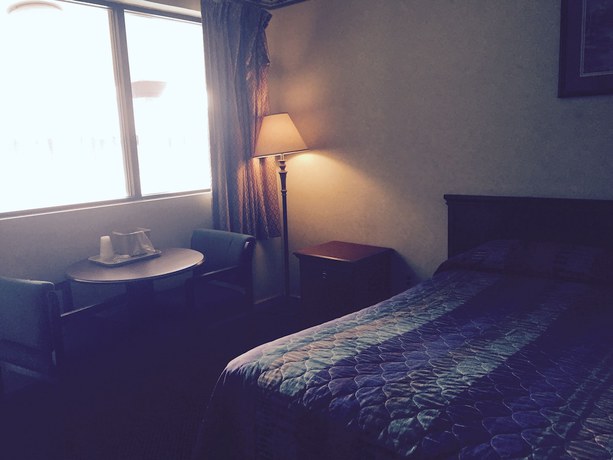Imagen de la habitación del Hotel Red Carpet Inn, Bellmawr. Foto 4