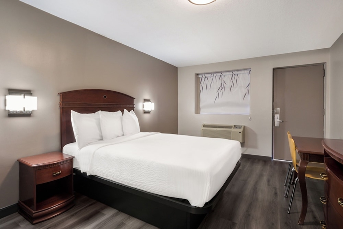 Imagen de la habitación del Hotel Red Carpet Inn Edison. Foto 6