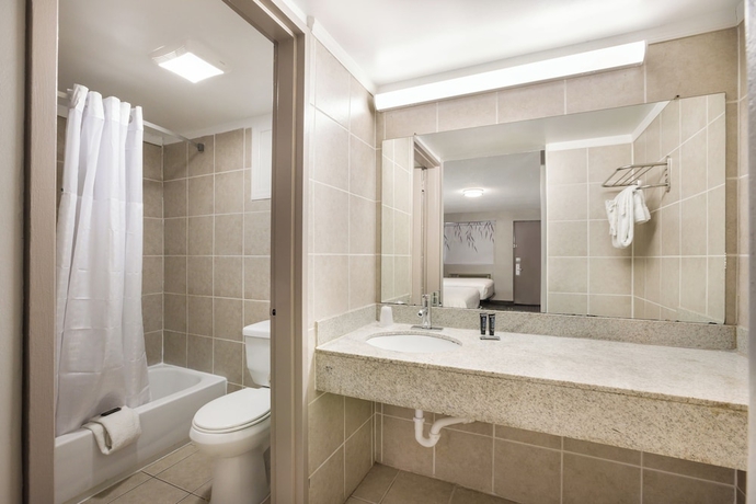 Imagen de la habitación del Hotel Red Carpet Inn Edison. Foto 15