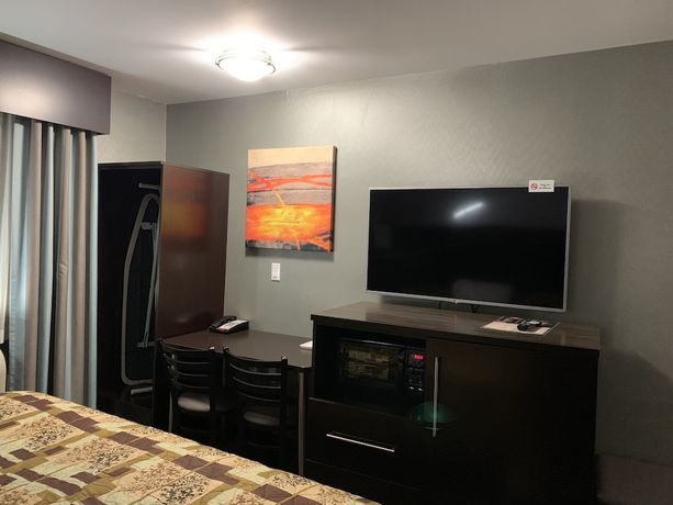 Imagen de la habitación del Hotel Red Carpet Inn Elmwood Park. Foto 9