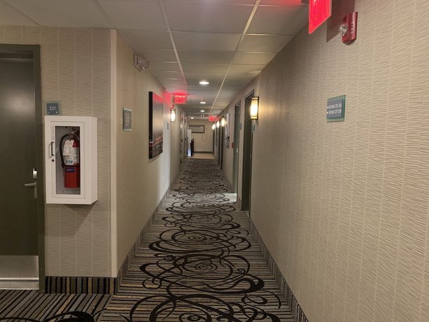 Imagen de los interiores del Hotel Red Carpet Inn Elmwood Park. Foto 19