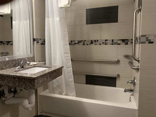 Imagen de la habitación del Hotel Red Carpet Inn Elmwood Park. Foto 17