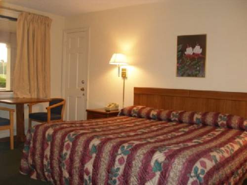 Imagen de la habitación del Hotel Red Carpet Inn Emporia. Foto 4