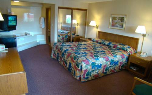 Imagen de la habitación del Hotel Red Carpet Inn Great Lakes. Foto 3