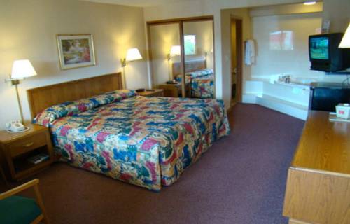 Imagen de la habitación del Hotel Red Carpet Inn Great Lakes. Foto 7