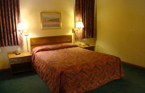 Imagen de la habitación del Hotel Red Carpet Inn Great Lakes. Foto 8