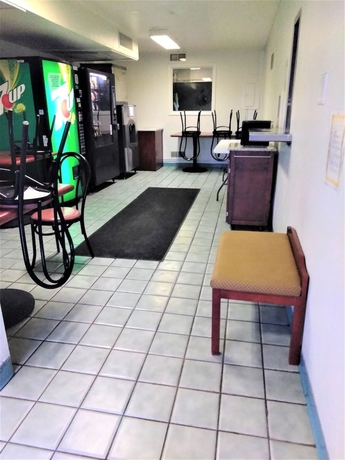 Imagen de los interiores del Hotel Red Carpet Inn Jeffersonville. Foto 15