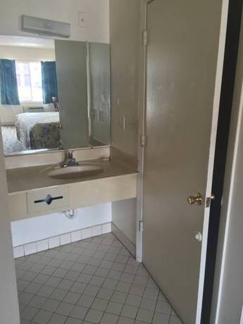 Imagen de la habitación del Hotel Red Carpet Inn, Kissimmee. Foto 5