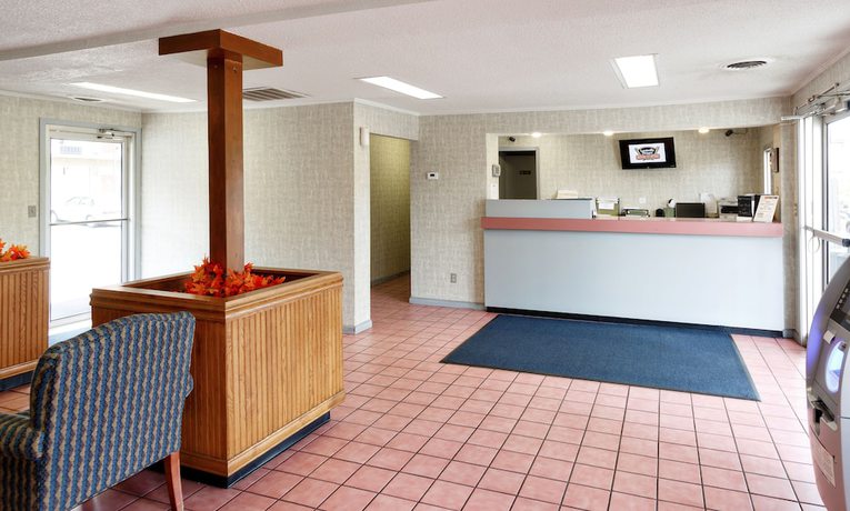Imagen de los interiores del Hotel Red Carpet Inn - Louisville. Foto 17