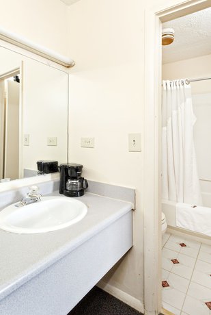 Imagen de la habitación del Hotel Red Carpet Inn - Louisville. Foto 6