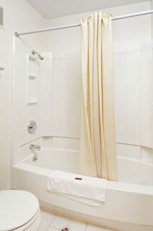 Imagen de la habitación del Hotel Red Carpet Inn - Louisville. Foto 7