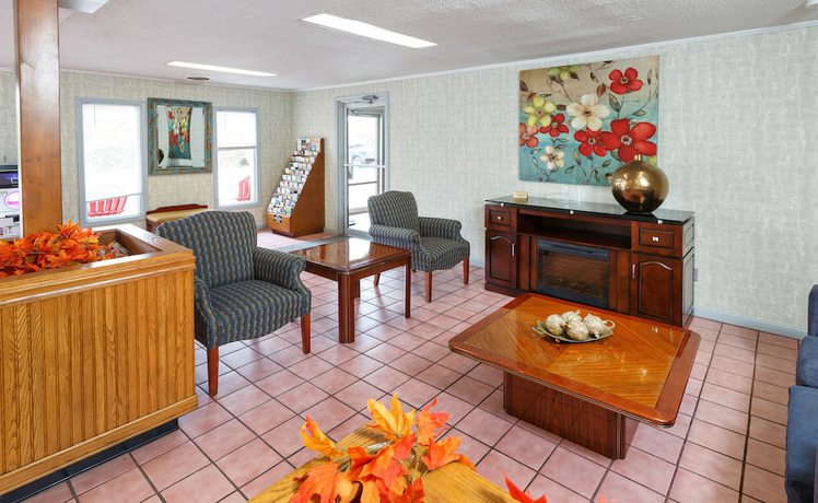 Imagen de los interiores del Hotel Red Carpet Inn - Louisville. Foto 18
