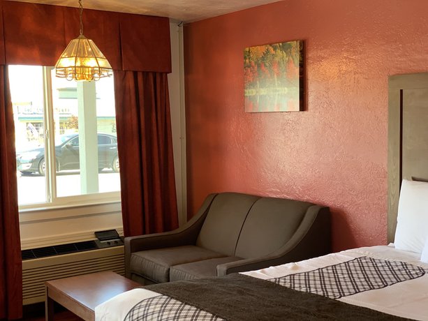 Imagen de la habitación del Hotel Red Carpet Inn Medford. Foto 9