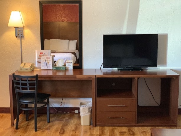 Imagen de la habitación del Hotel Red Carpet Inn Medford. Foto 13