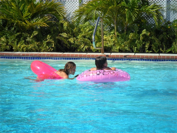 Imagen de la piscina del Hotel Red Carpet Inn, Nassau. Foto 11