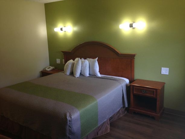 Imagen de la habitación del Hotel Red Carpet Inn New Brunswick. Foto 4